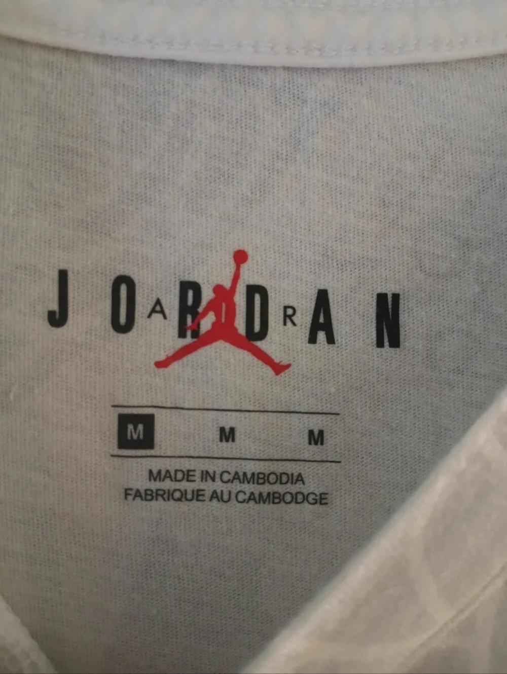 Jordan Men's 23 Air T-shirt features a distinctive all-over print graphic M